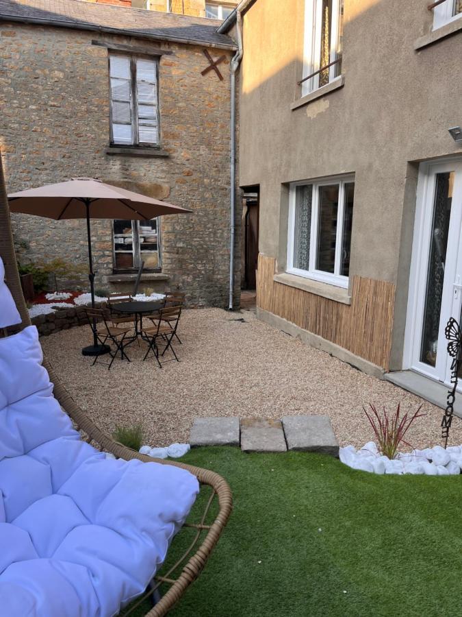 Beau Loft Room Proche Mont Saint Michel Jaccuzi Illimite En Plein Centre Avranches Exterior photo